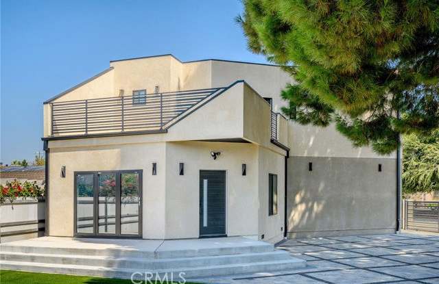 9601 North Clybourn Avenue Gallery 1