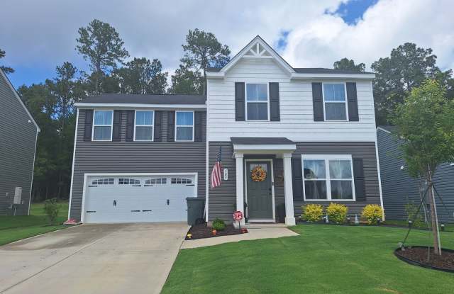 Outstanding Four Bedroom Home Less Than 10 Minutes Away from Ft Jackson! photos photos