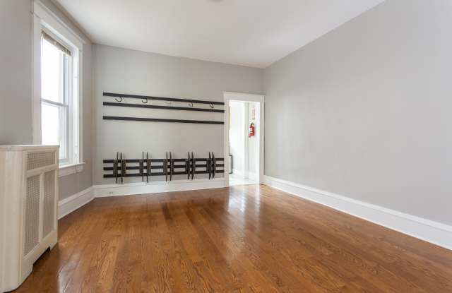 5003 Chester Avenue Gallery 4