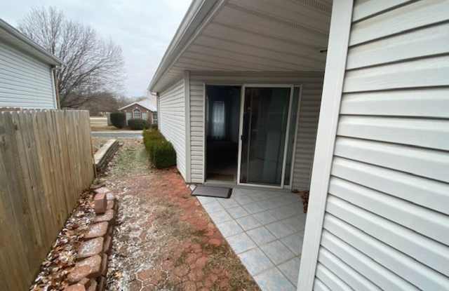 GREAT LOCATION! NICE 2 BEDROOM 2 BATH IN JOPLIN-$1200 RENT-$1200 DEPOSIT Gallery 3