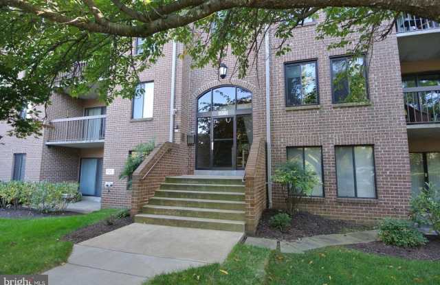 Beautiful and spacious 2 BR 2FB condo in gated community Gallery 1