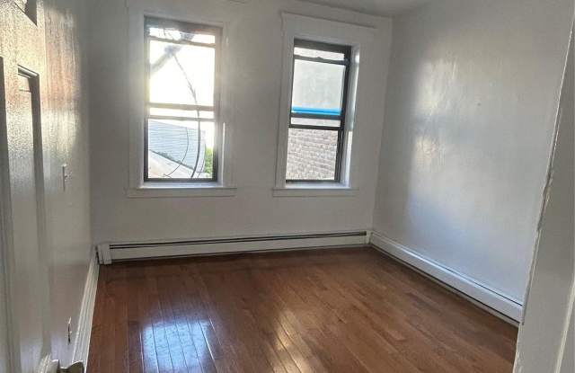 10713 Northern Boulevard Gallery 3