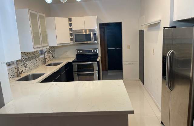 330 W 46th St photos photos