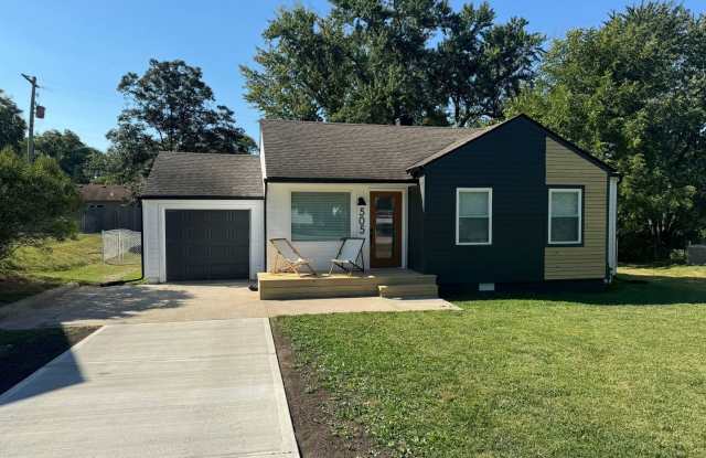 Fully Furnished home in Lee's Summit! photos photos