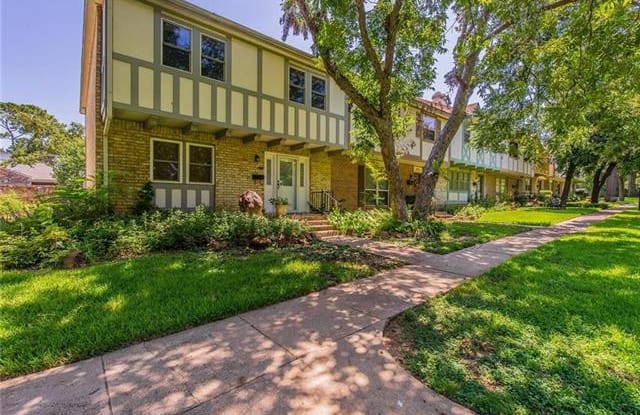 232 Westview Terrace - 232 Westview Terrace, Arlington, TX 76013