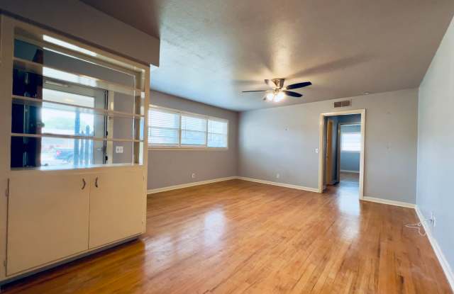 Great 3/2/1 Located Near Texas Tech University Gallery 4