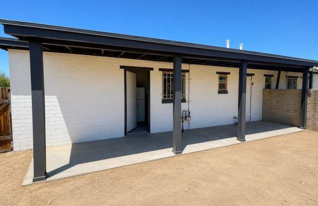 1702 N Tyndall Avenue Gallery 2