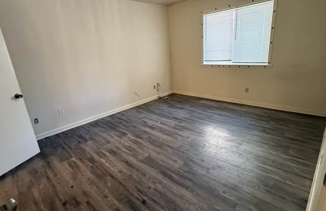 1824 San Antonio Street - B Gallery 4