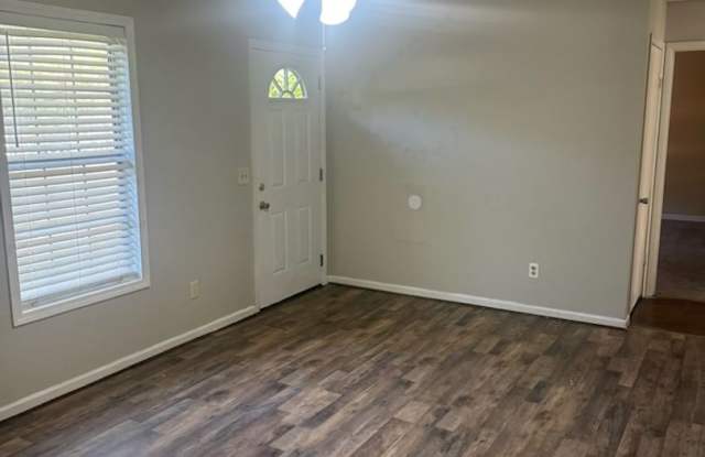 BELOW MARKET RENT! Gallery 4