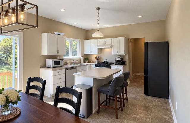 9313 Meadowlark Drive Gallery 4