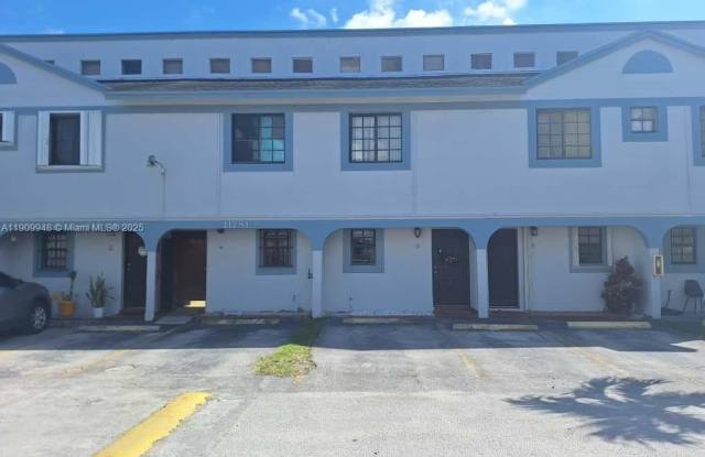 11781 SW 18th St photos photos