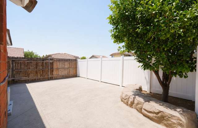12549 Lasselle Street Gallery 4