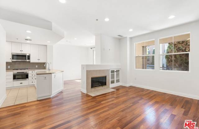 13075 Pacific Prome unit: 107 - 13075 Pacific Promenade, Los Angeles, CA 90094
