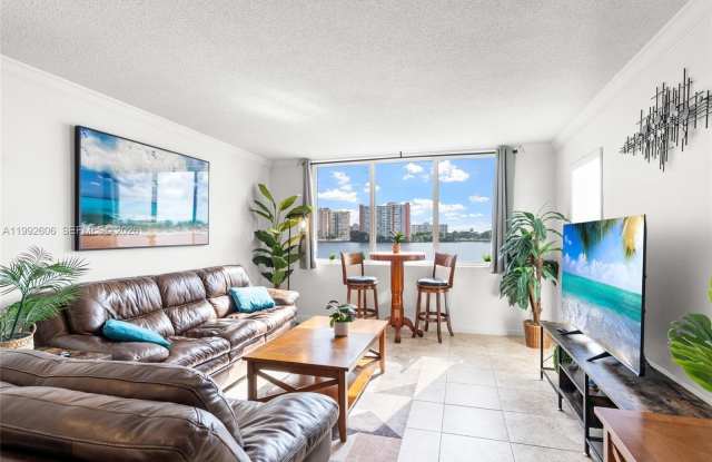 1170 NE 191st St photos photos 1170 NE 191st St photos photos