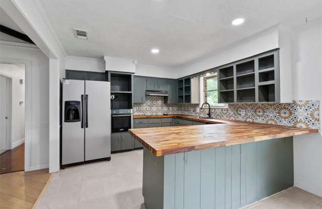 Perfectly Located Home Near Downtown Round Rock photos photos
