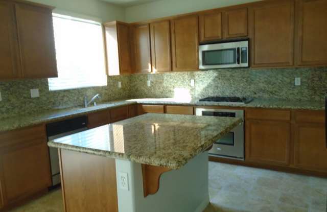 GATED COMMUNITY ! Gallery 3
