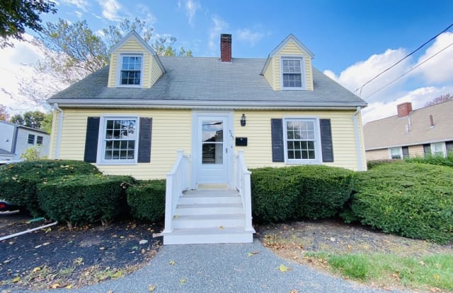 925 Main St - 925 Main Street, Weymouth Town, MA 02190