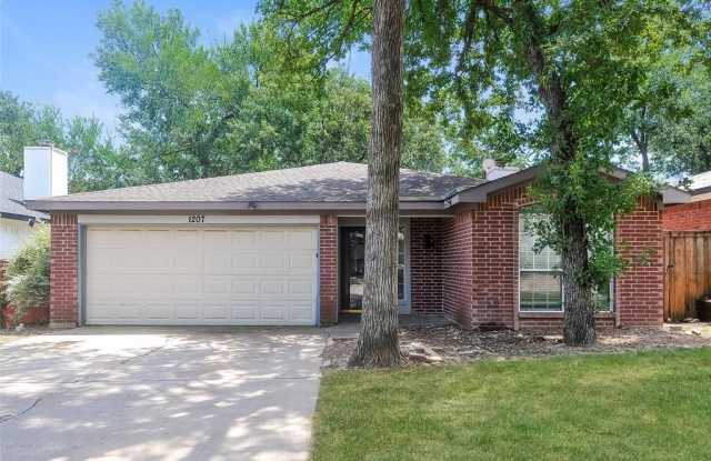 1207 Cardinal Oaks Drive - 1207 Cardinal Oaks Drive, Mansfield, TX 76063