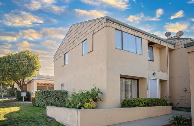 Updated 3 bedroom, 1.5 bathroom townhome. photos photos