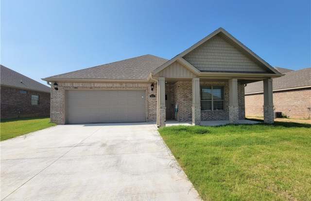 1041 Skyline Loop Gallery 2