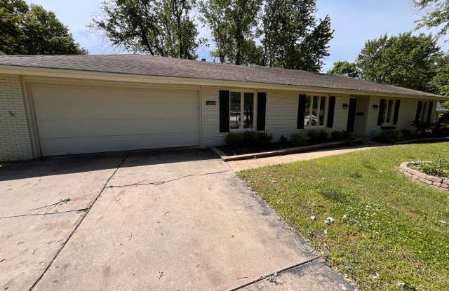 3-Bed, 2-bath Luxury Southern Hills Designer Home! photos photos