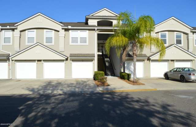 7055 DEER LODGE CIR - 7055 Deer Lodge Cir, Jacksonville, FL 32256