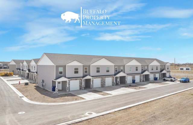 Beautiful brand new luxury 3 Bedroom 2.5 Bath townhouse!! - 535 Tap Root Drive, Sugar City, ID 83440