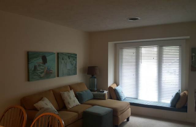 Beautifully furnished 1 br 2nd floor condo photos photos