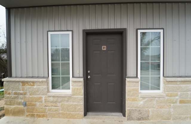FOR LEASE - Nice 1 BR – 1 BA Unit With Stained Concrete Floors, Refrigerator, Microwave  Range. Water, Sewer, Dumpster, Lawn Care  Basic Wi-Fi Included. photos photos