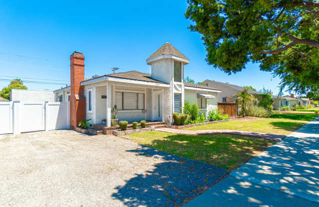 3636 Gardenia Ave photos photos