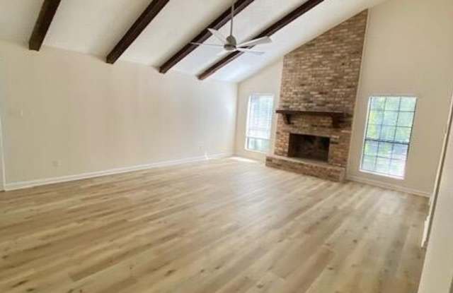 2028 Old Oaks Drive Gallery 3