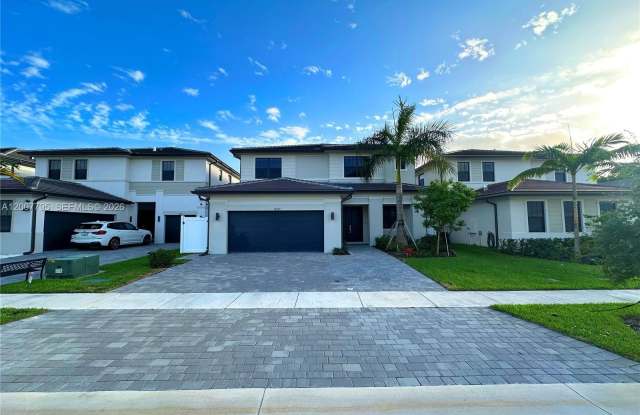 17430 SW 46th St photos photos