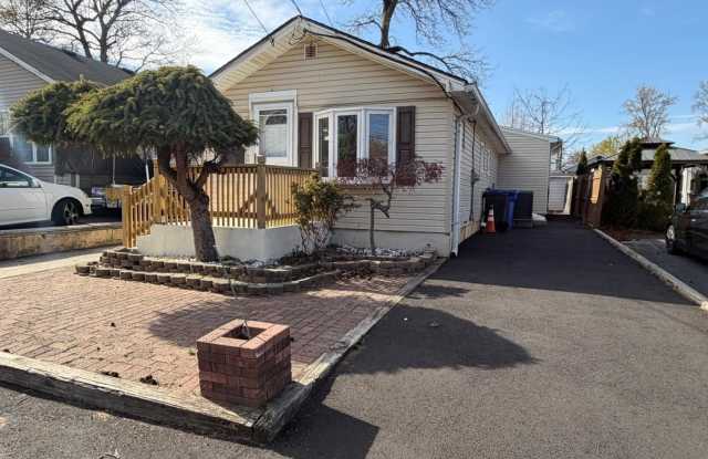 226 Outlook Boulevard photos photos