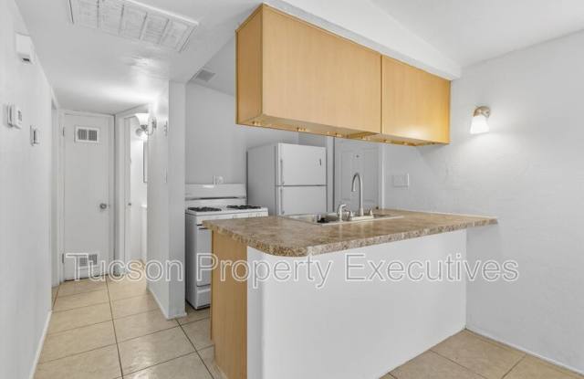 1638 North Beverly Avenue - 1638 North Beverly Avenue, Tucson, AZ 85712