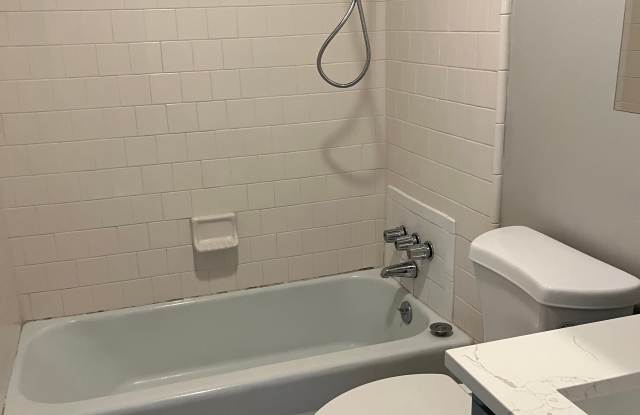 1303 Wilmington Island Road - 1303 Wilmington Island Road, Wilmington Island, GA 31410