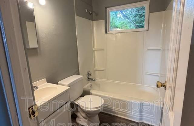 4607 Highland Avenue A Gallery 4