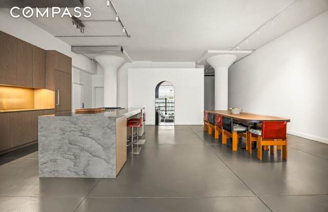 195 Hudson Street Gallery 4