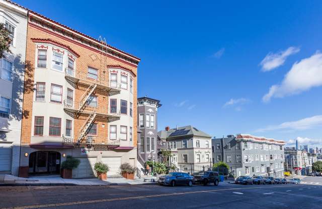 1750 Golden Gate Gallery 4
