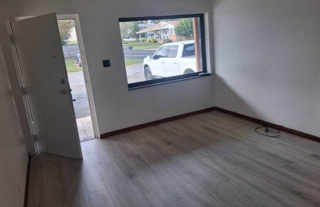 Maryville 2 bedroom 1 bath apartment, water and trash pickup is furnished. Available 11/4! Call Debra Johnson 865-591-8281 for more details - 221 Defoe Circle, Eagleton Village, TN 37804