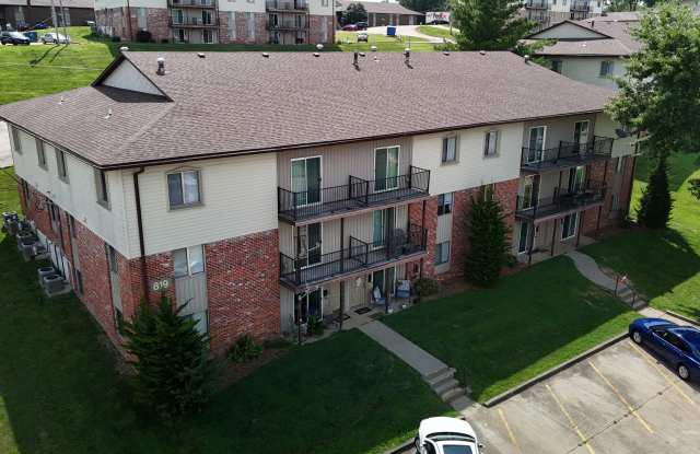 2 Bed, 1 Bath Apartment with Private Pool, Playground & Pavilion Gallery 1