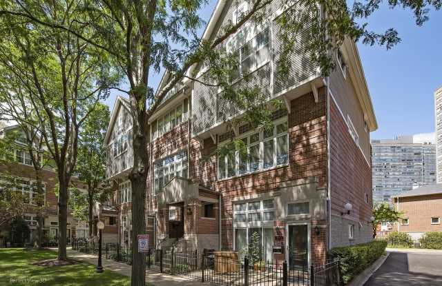 4930 S Cornell Avenue photos photos
