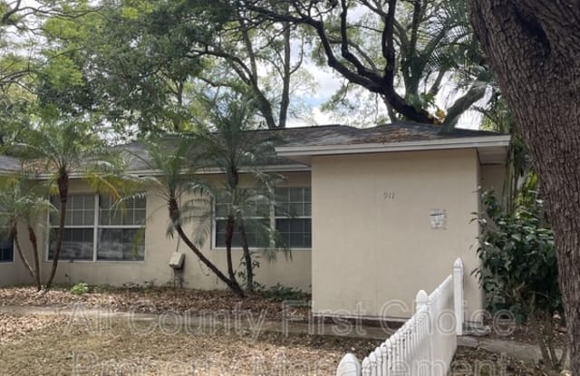 911 Pine St - 911 Pine Street, Clearwater, FL 33756