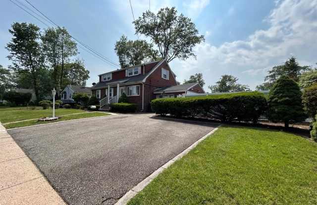 84 N Vivyen Street photos photos