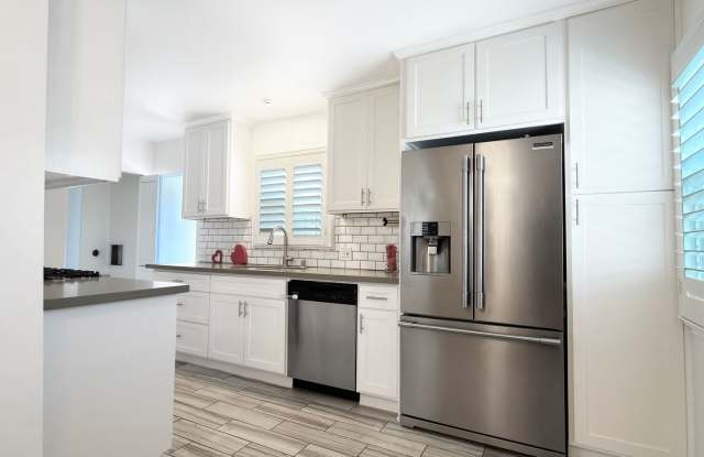 **2025 Euclid Ave Long Beach** Beautiful 3 bedroom 2 bath !!2 weeks free OAC!! photos photos