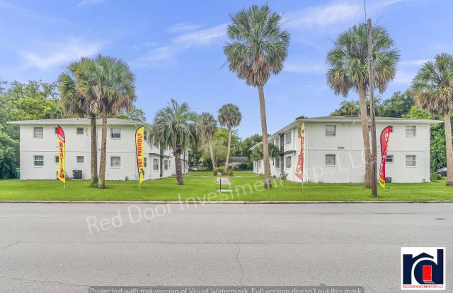 **MOVE IN SPECIAL** Renovated Spacious 2/2~w/All-in One Washer/Dryer  New AC~Deland photos photos