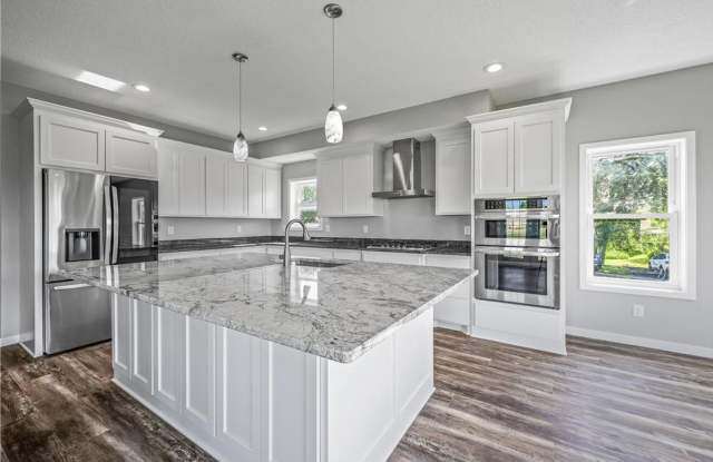 Rare 3 bed 4 bath no upgrade left out! 2 full kitchens, great views, dont miss out! photos photos