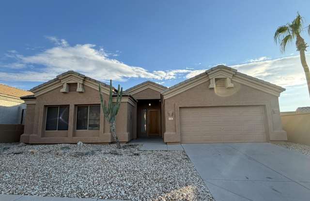 1135 E Cottonwood Lane Gallery 1