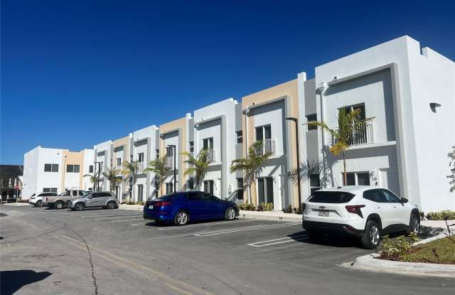 25265 SW 134th Avenue unit: 9 photos photos