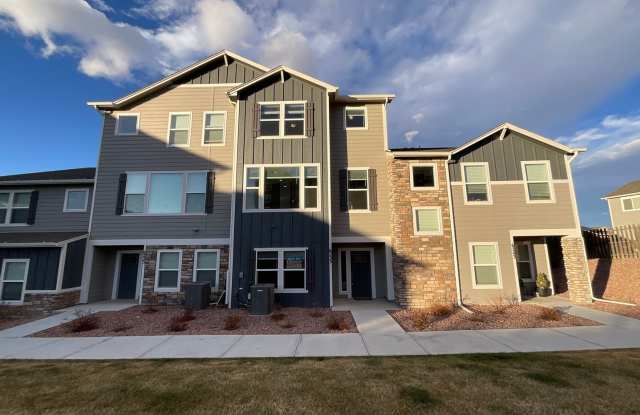 4 Bedroom Townhome Available Near Tutt Blvd  E Woodmen Rd - 6233 Borah Point, Colorado Springs, CO 80924