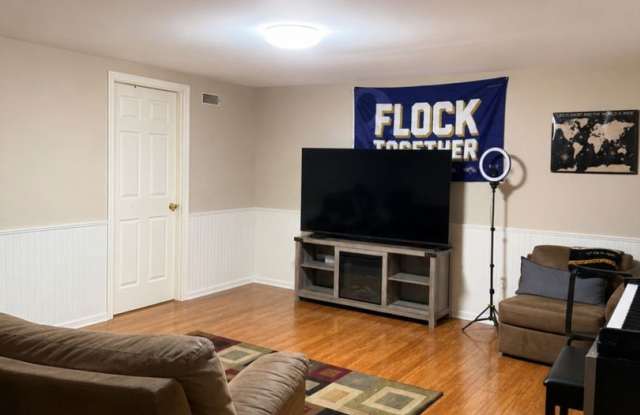 Charming 3BD/2BA Townhome in Perry Hall, MD! Gallery 3